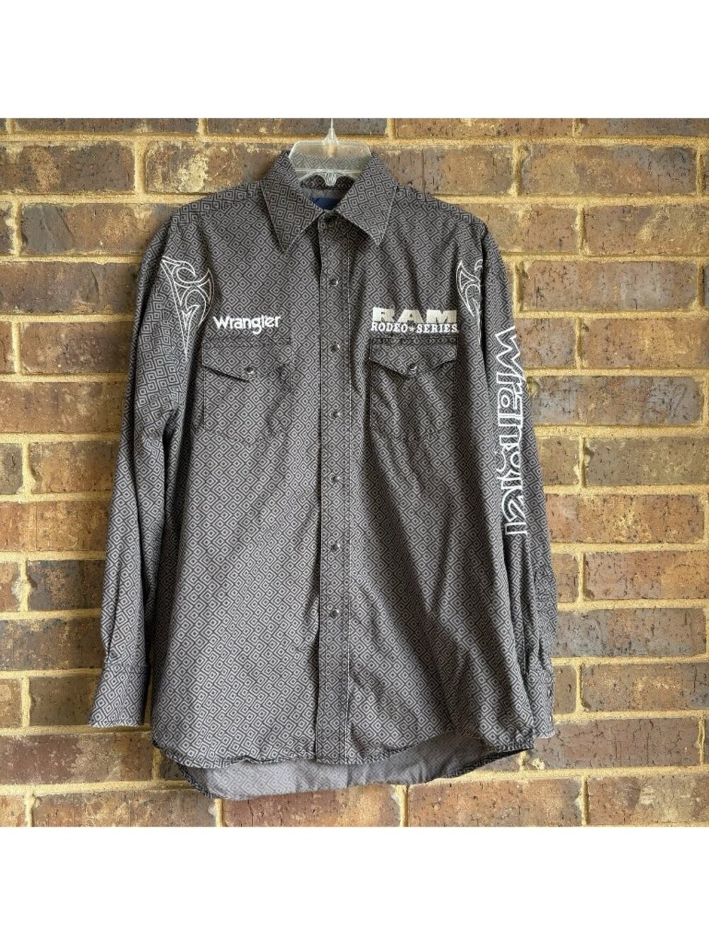Wrangler RAM Rodeo Series Shirt Mens M Gray White Embroidered Western Cowboy